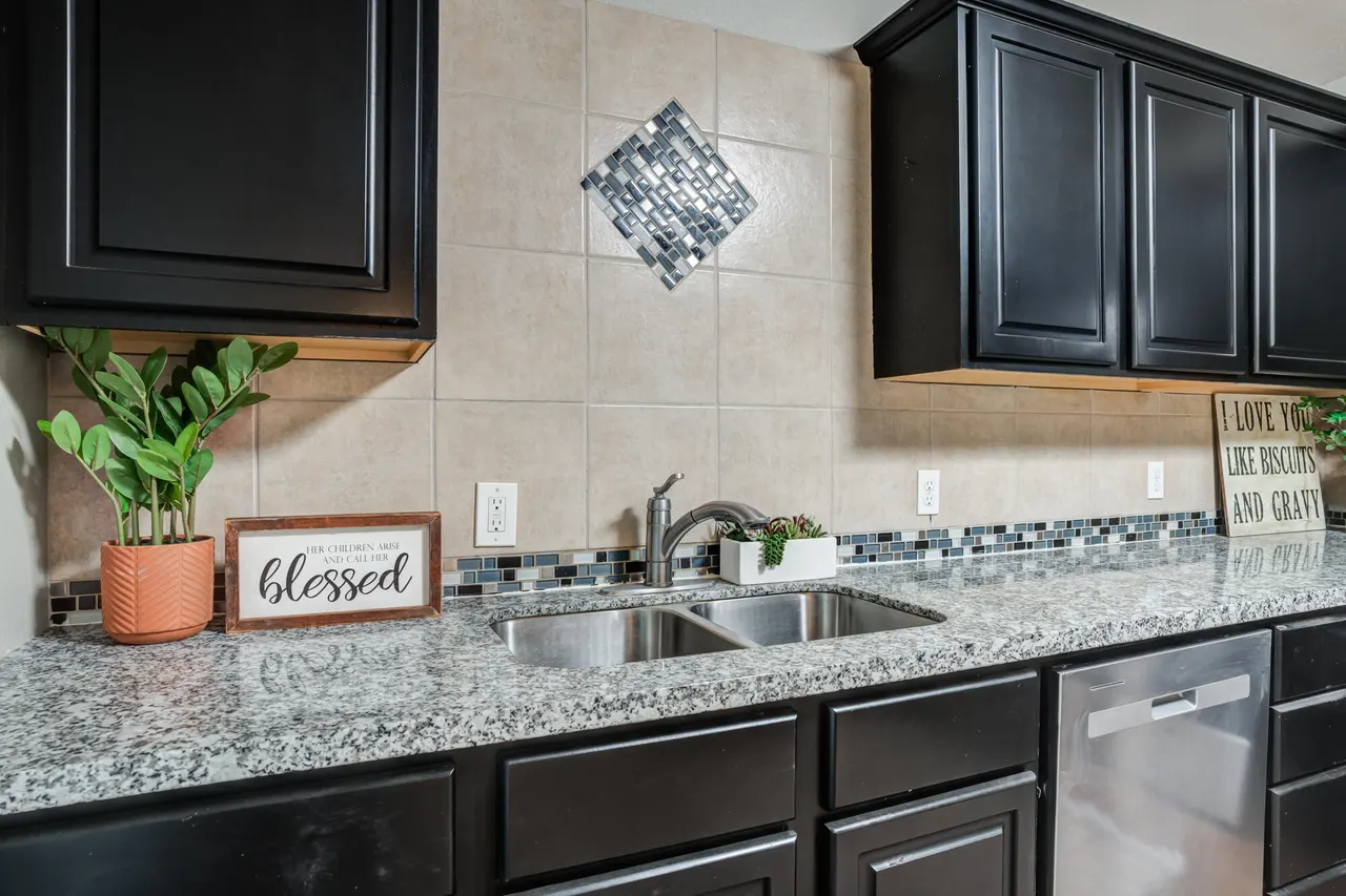 Photo 14 — 1907 16th Street, Lubbock, TX 79401