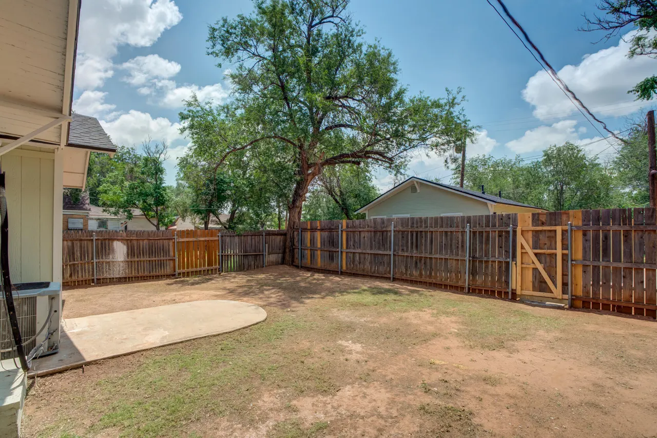 Photo 38 — 1907 16th Street, Lubbock, TX 79401