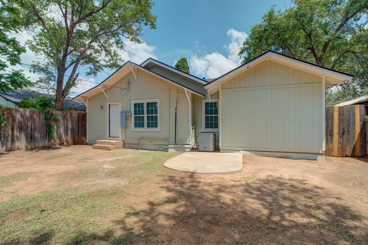 Photo 39 — 1907 16th Street, Lubbock, TX 79401