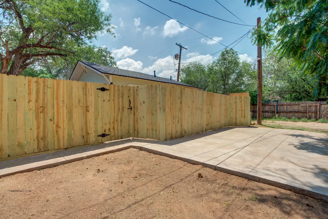 Photo 40 — 1907 16th Street, Lubbock, TX 79401