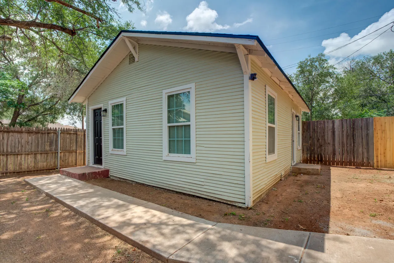 Photo 43 — 1907 16th Street, Lubbock, TX 79401