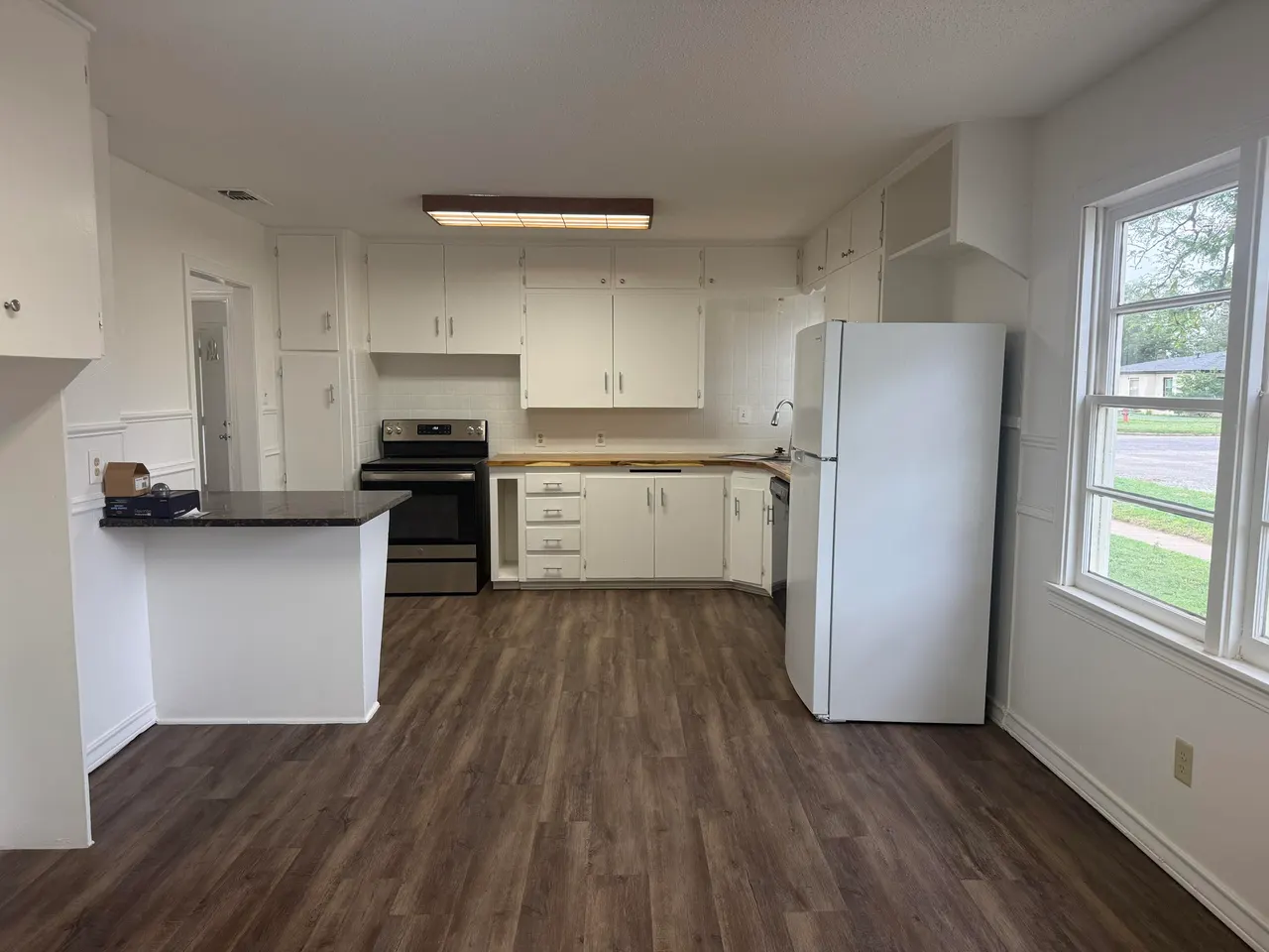 Photo 5 — 211 11th Street, Levelland, TX 79336