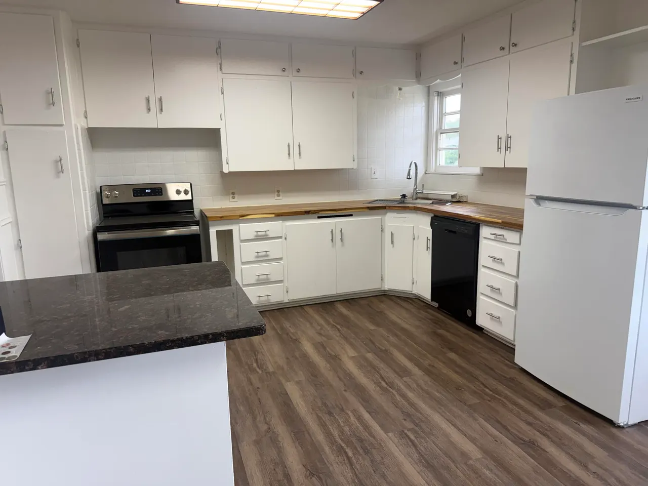 Photo 6 — 211 11th Street, Levelland, TX 79336