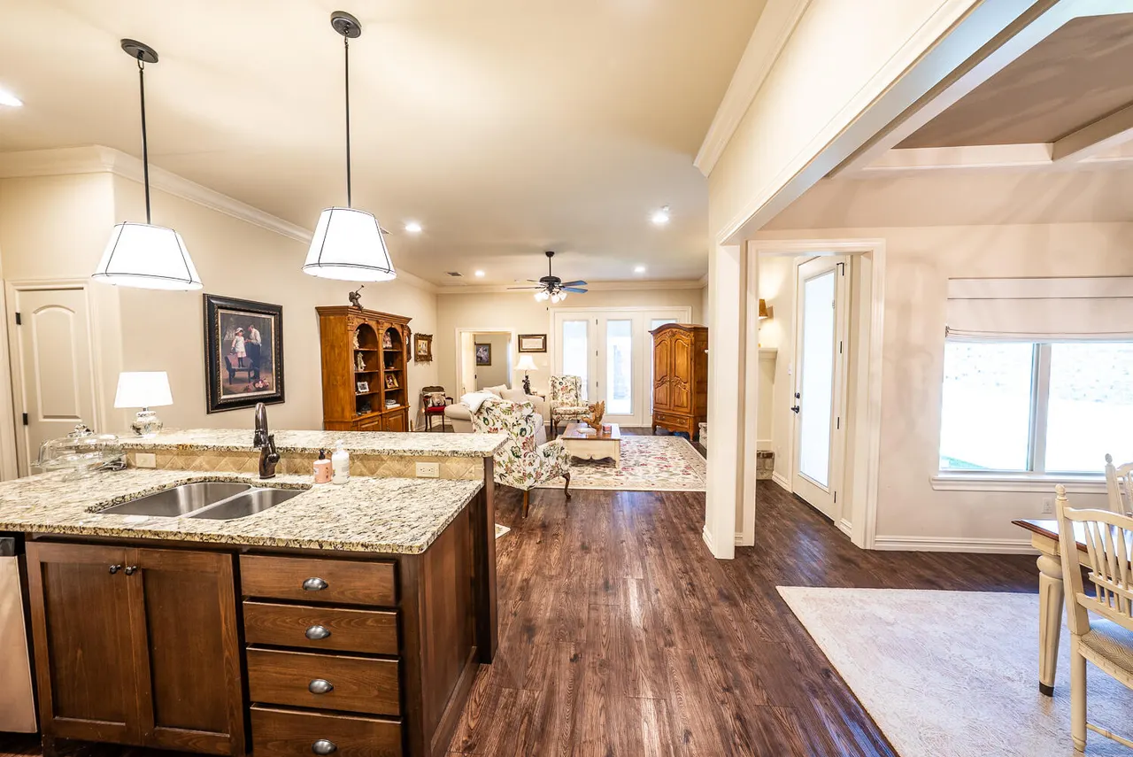 Photo 3 — 14 Tuscan Villa Circle, Lubbock, TX 79423