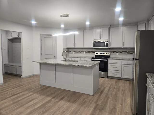 Photo 8 — 2108 88th Street, Lubbock, TX 79423