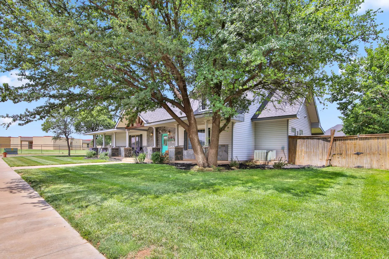 Front exterior — 1401 11th Street, Shallowater, TX 79363
