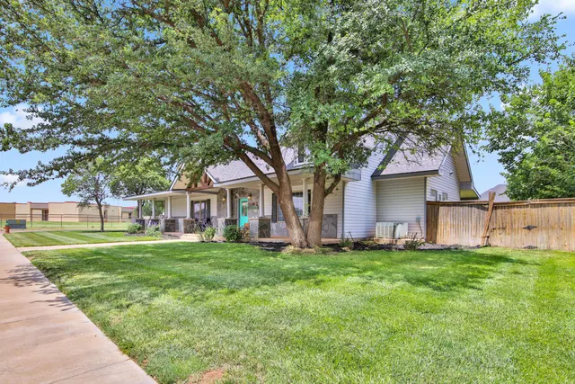 Front exterior — 1401 11th Street, Shallowater, TX 79363