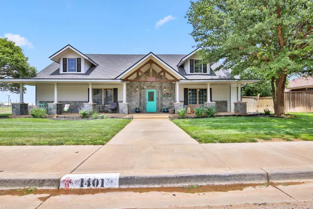Photo 2 — 1401 11th Street, Shallowater, TX 79363