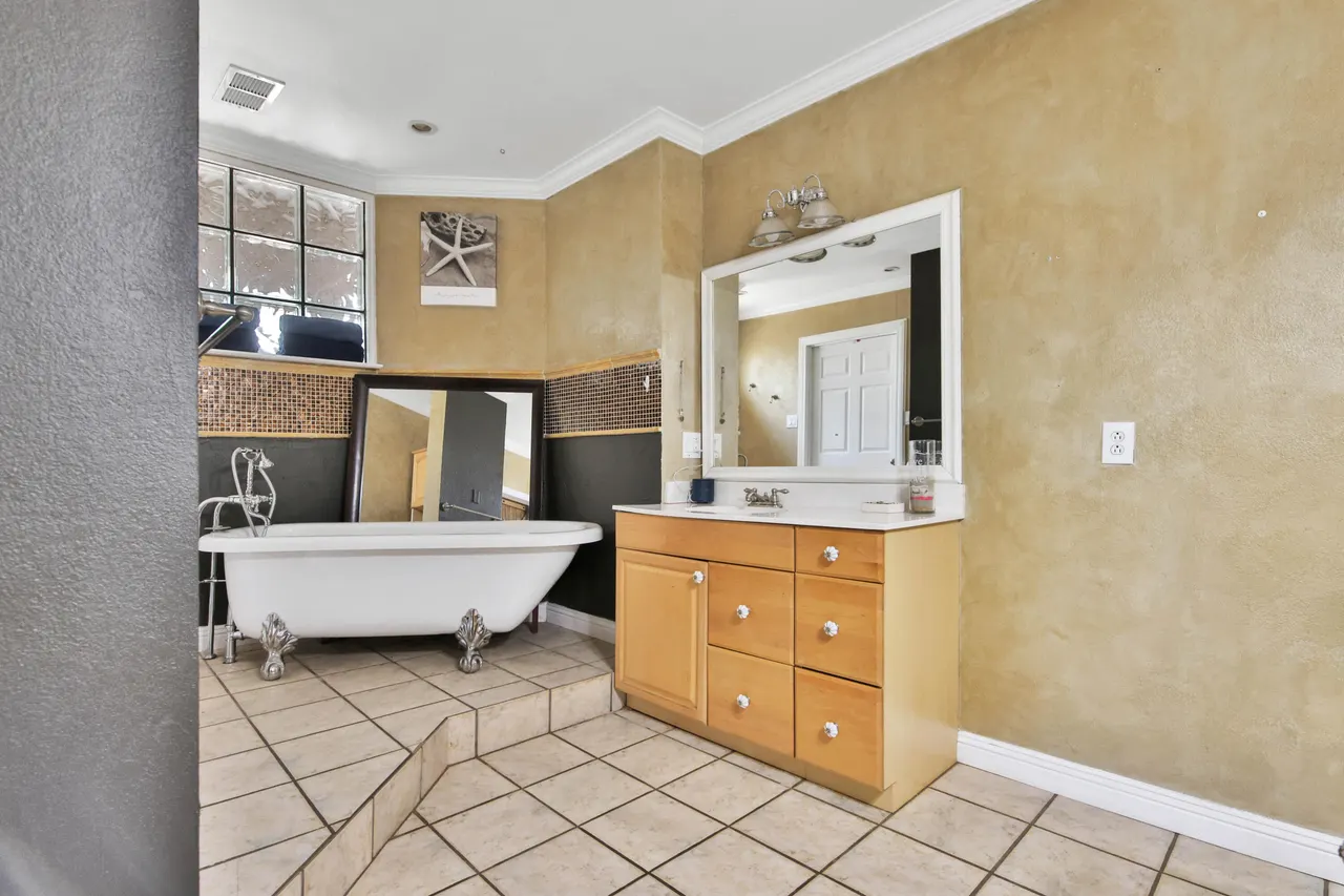 Photo 24 — 1401 11th Street, Shallowater, TX 79363