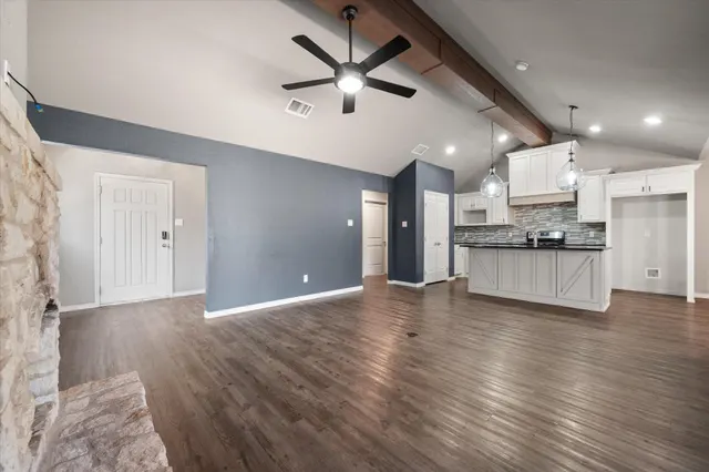 Photo 7 — 2304 103rd Street, Lubbock, TX 79423