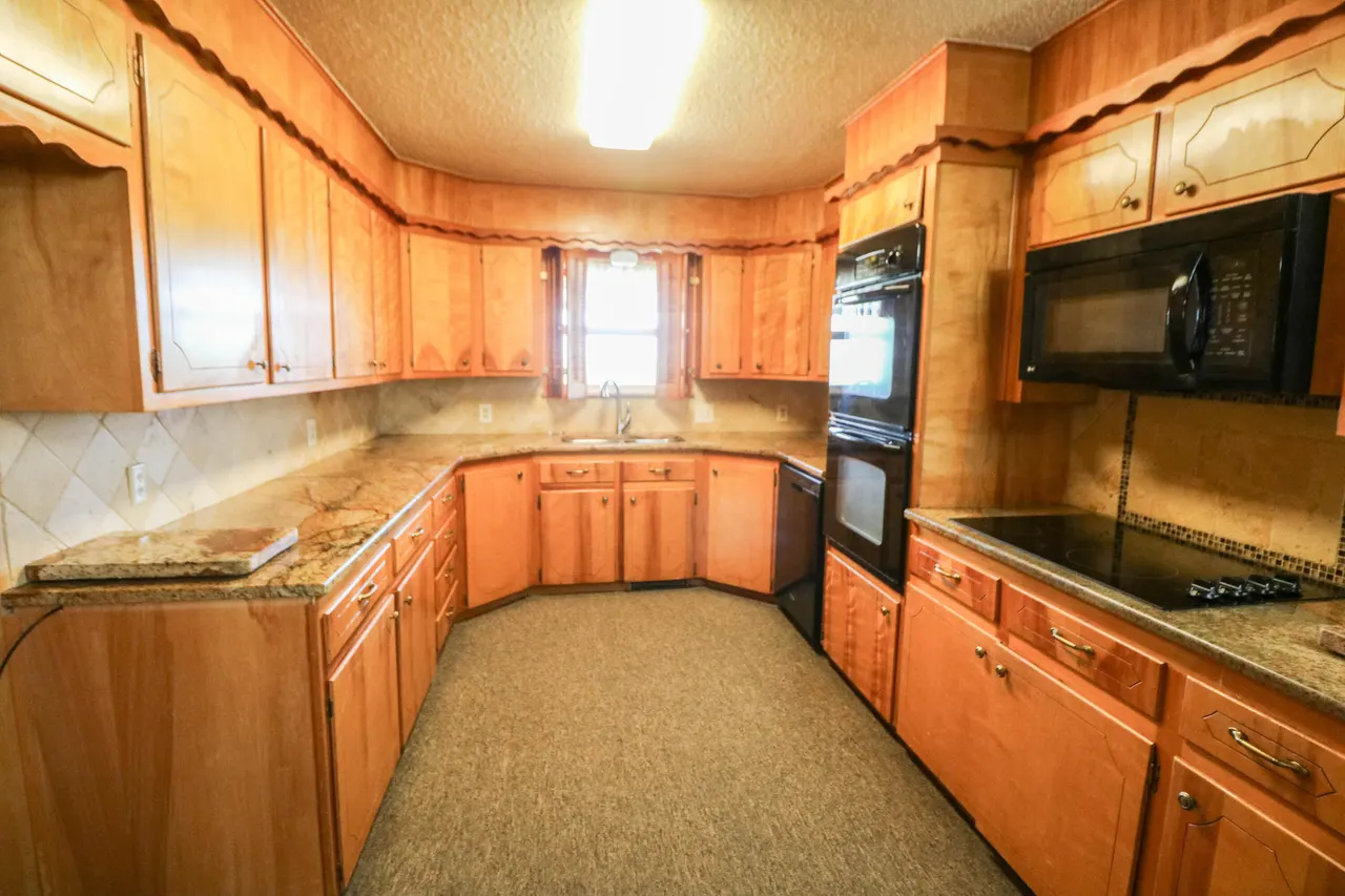 Photo 6 — 845 Farm To Market Road 1055, Earth, TX 79031