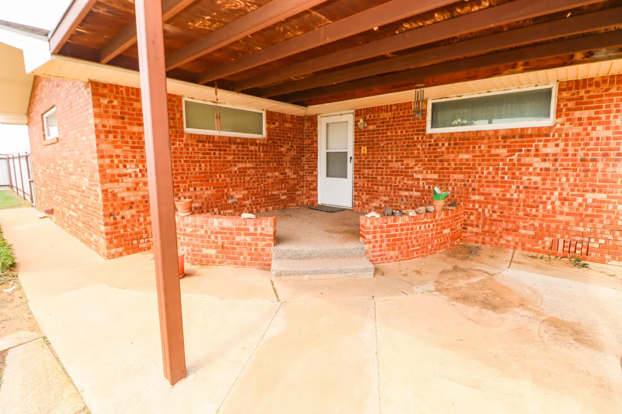Photo 18 — 845 Farm To Market Road 1055, Earth, TX 79031