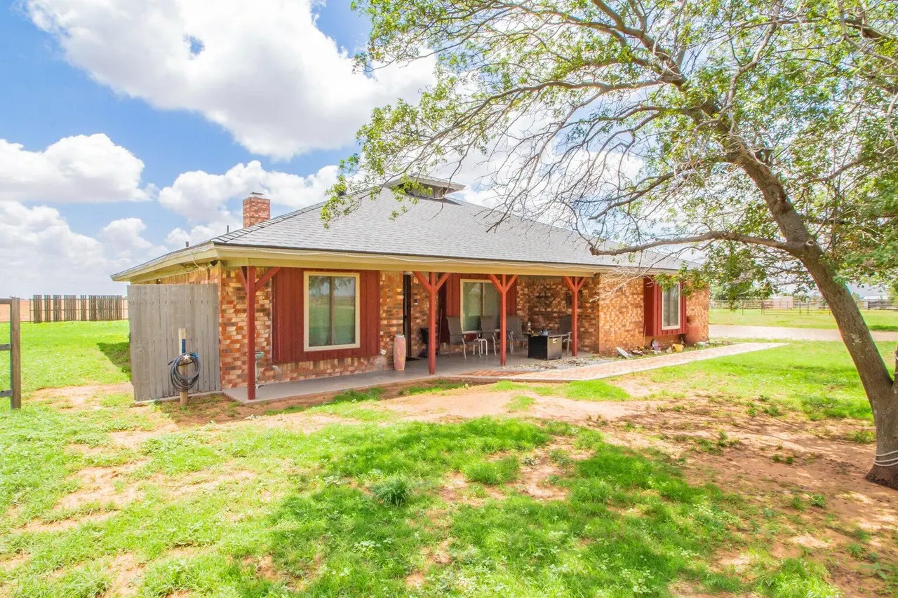 Photo 2 — 8710 N County Rd 2000, Lubbock, TX 79415