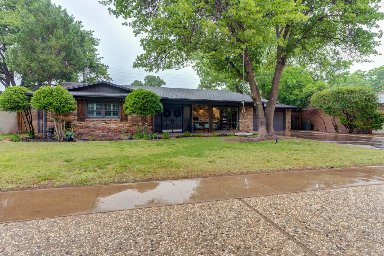 Front exterior — 6207 Lynnhaven Drive, Lubbock, TX 79413