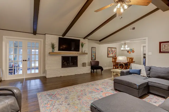 Photo 3 — 6207 Lynnhaven Drive, Lubbock, TX 79413