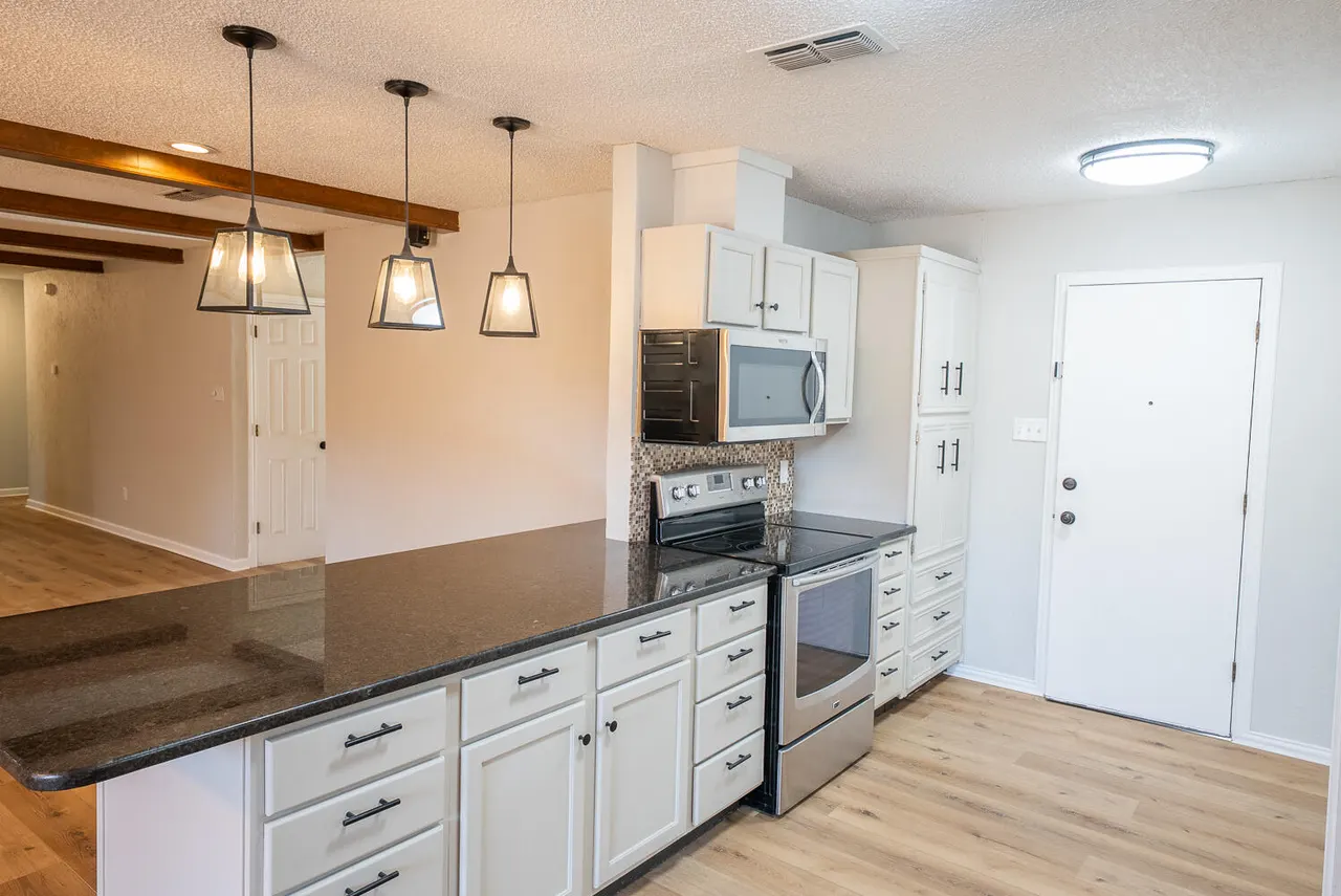 Photo 9 — 8218 Louisville Avenue, Lubbock, TX 79423