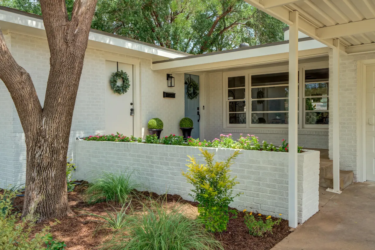 Photo 4 — 3615 37th Street, Lubbock, TX 79413