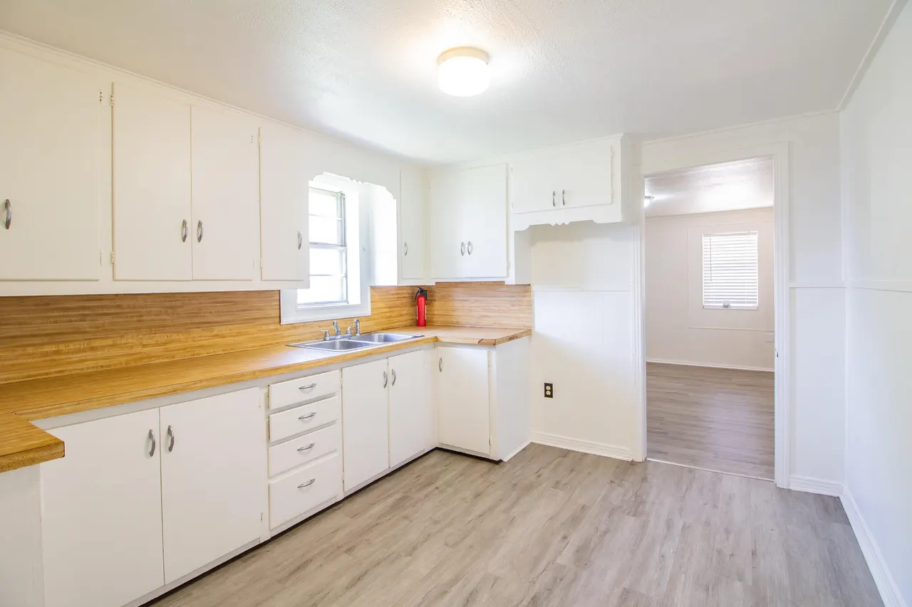 Photo 18 — 406 E Buckley Street, Brownfield, TX 79316