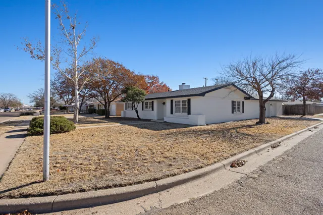 Photo 5 — 5327 31st Street, Lubbock, TX 79407