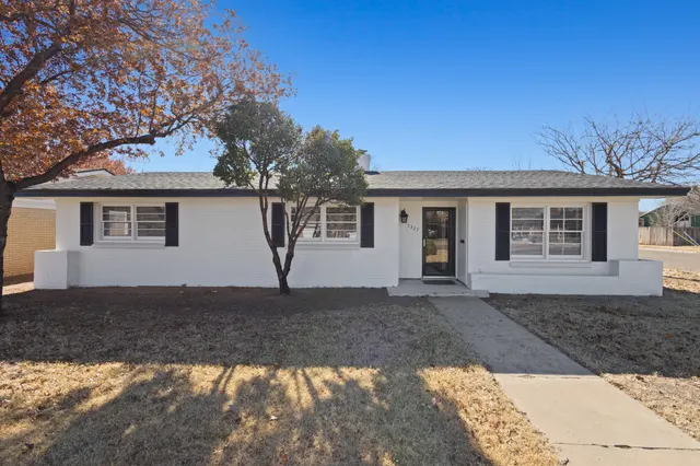 Photo 6 — 5327 31st Street, Lubbock, TX 79407