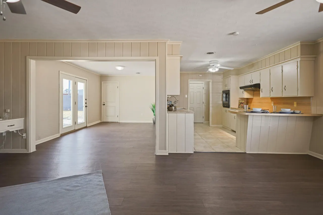 Photo 10 — 5327 31st Street, Lubbock, TX 79407