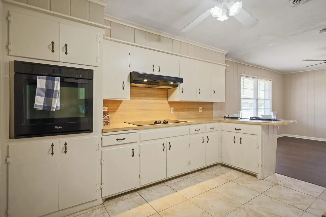 Photo 22 — 5327 31st Street, Lubbock, TX 79407