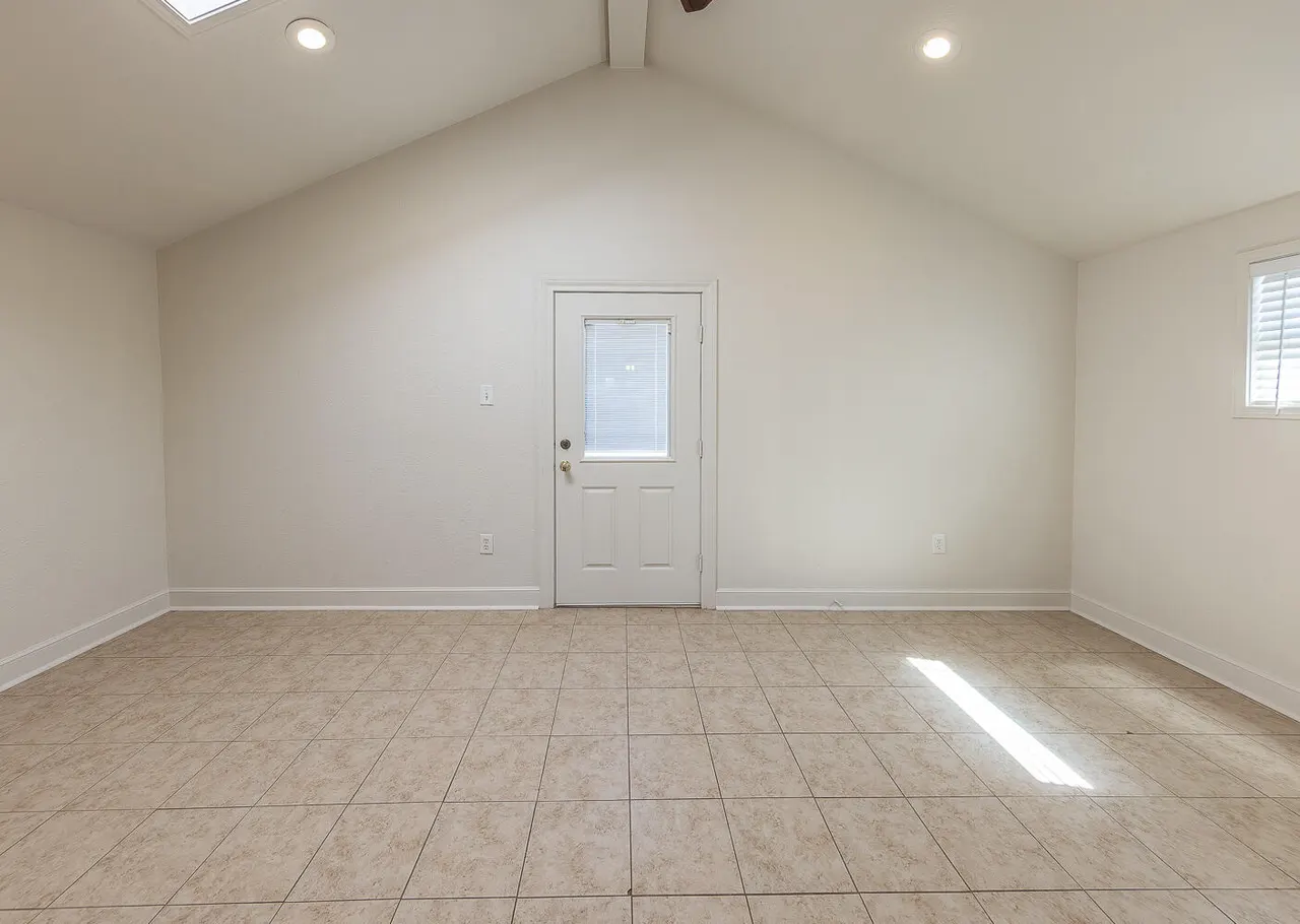 Photo 8 — 6102 21st Street, Lubbock, TX 79407