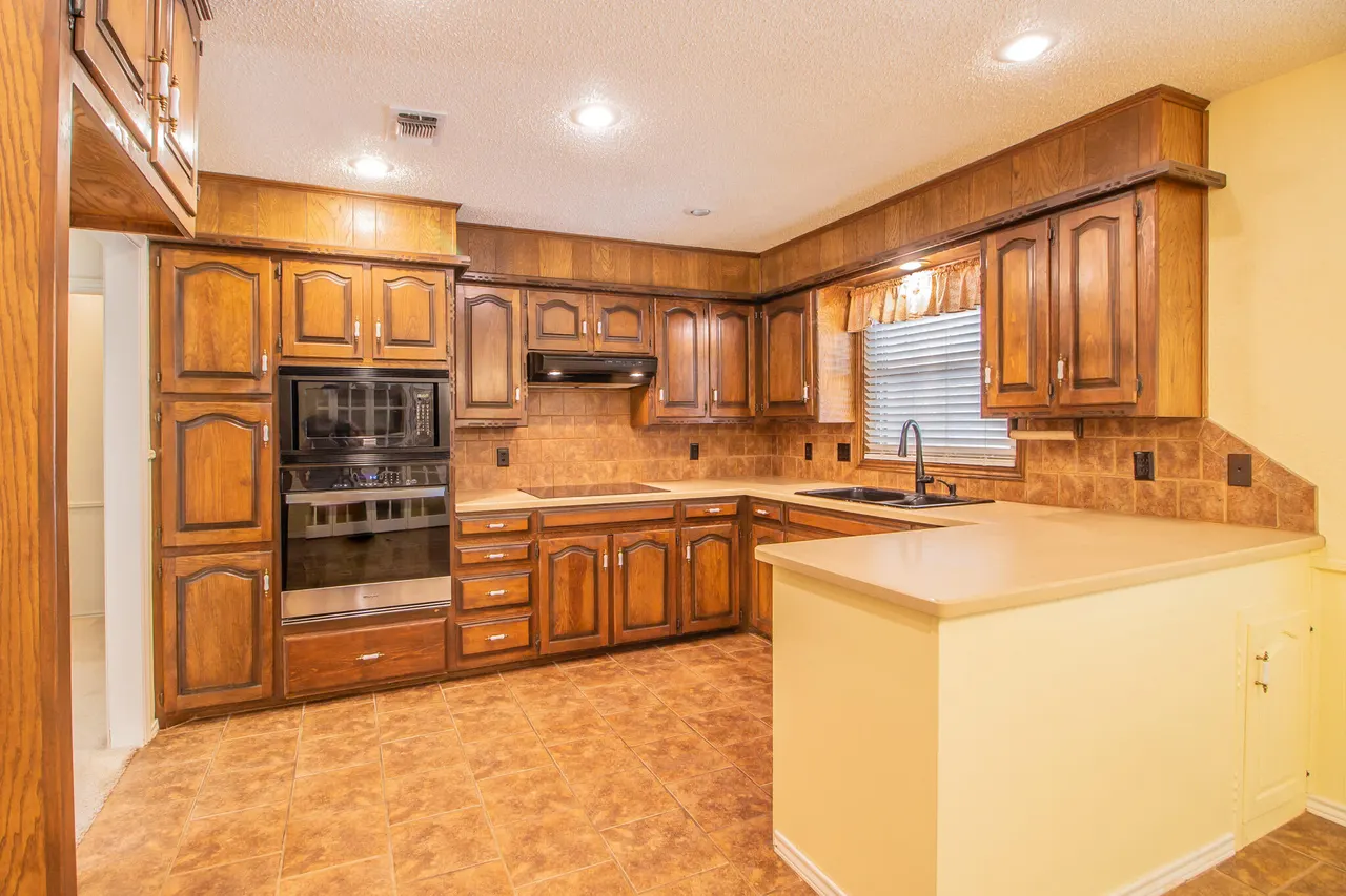 Photo 8 — 5524 75th Street, Lubbock, TX 79424