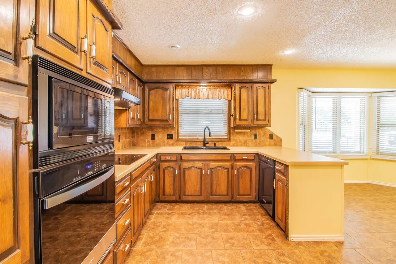 Photo 9 — 5524 75th Street, Lubbock, TX 79424