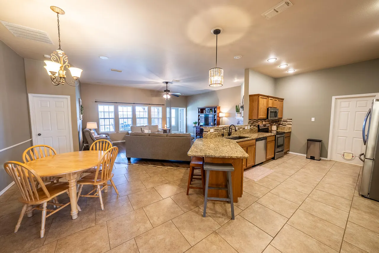 Photo 3 — 10601 Elkhart Avenue, Lubbock, TX 79424