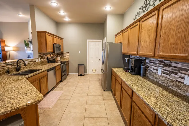 Photo 6 — 10601 Elkhart Avenue, Lubbock, TX 79424