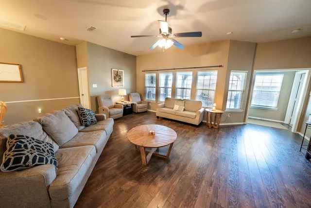 Photo 2 — 10601 Elkhart Avenue, Lubbock, TX 79424