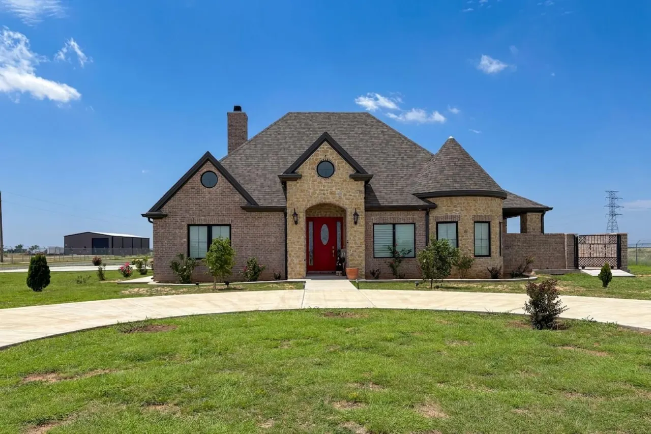 Front exterior — 5812 E County Rd 6400, Lubbock, TX 79403