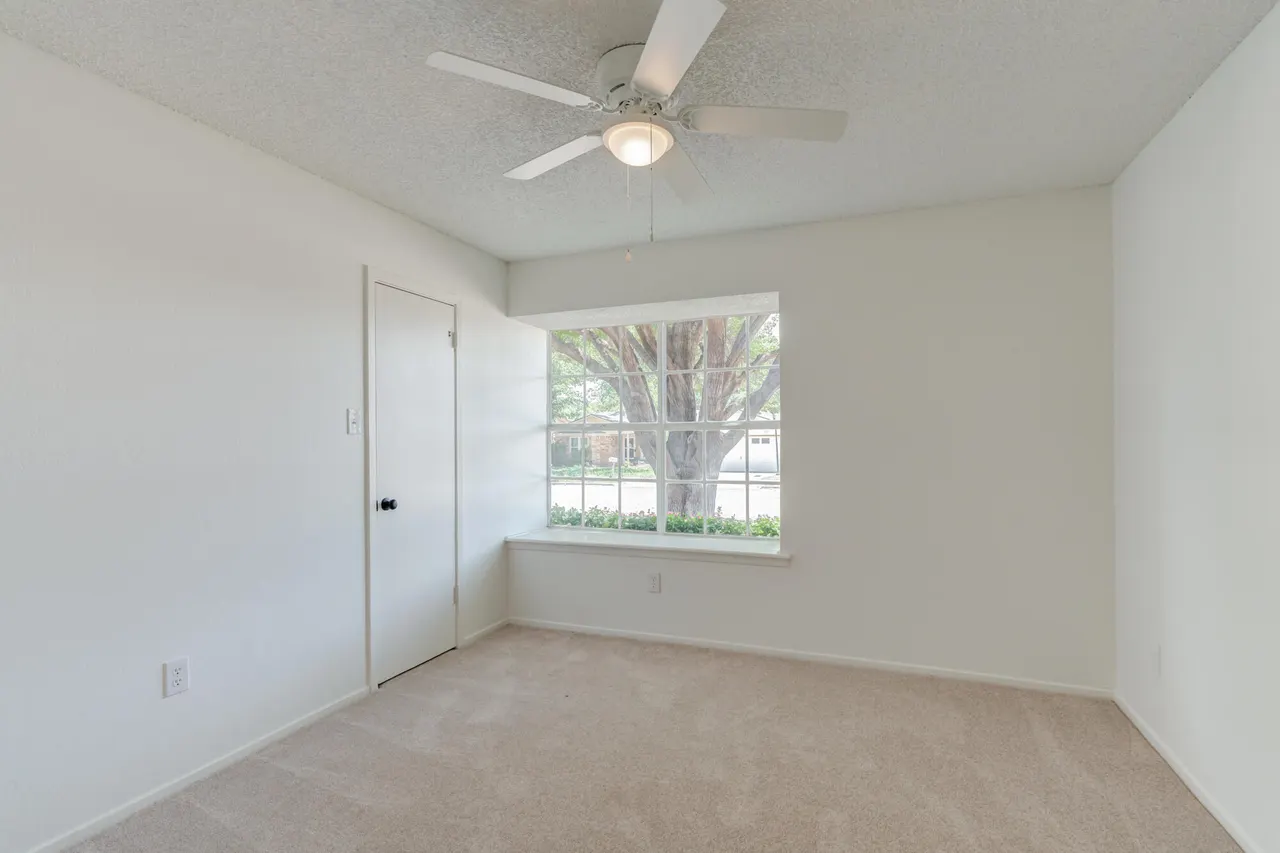 Photo 6 — 5018 70th Street, Lubbock, TX 79424