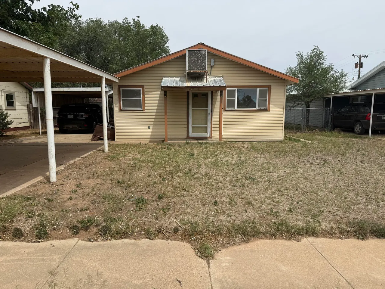 Front exterior — 1808 Avenue E, Petersburg, TX 79250
