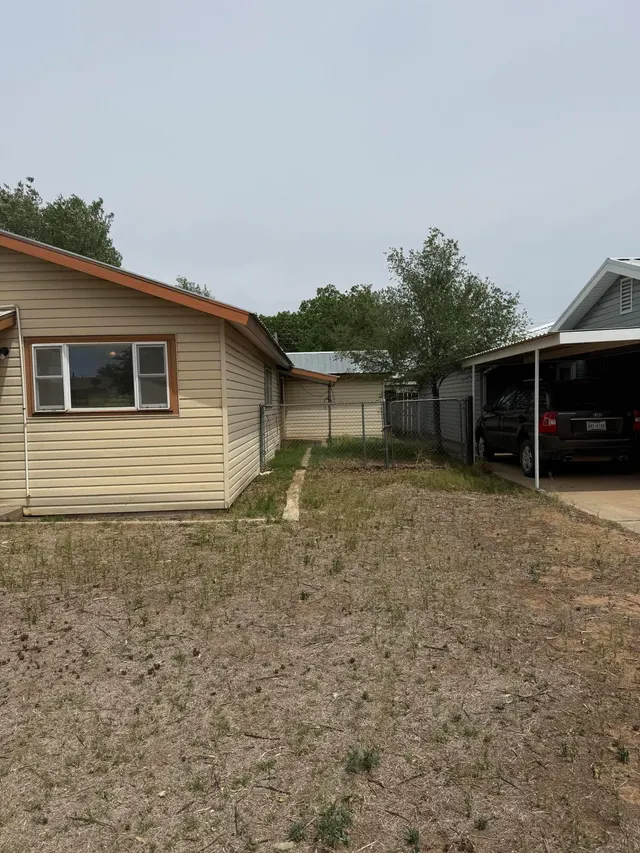 Photo 3 — 1808 Avenue E, Petersburg, TX 79250