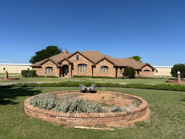 Front exterior — 1900 S Interstate 27, Plainview, TX 79072