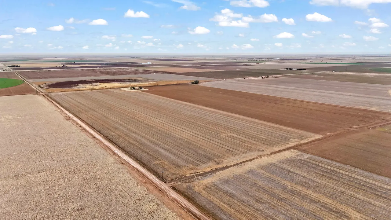 Photo 2 — 1283 County Road 12, Tulia, TX 79088