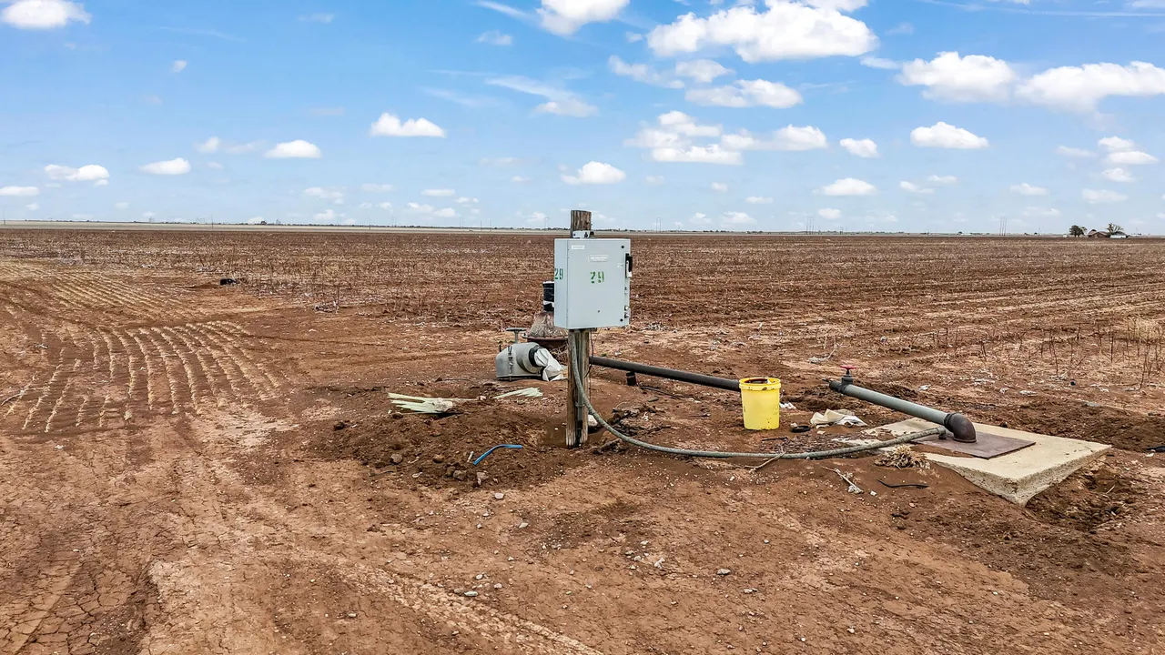 Photo 5 — 1283 County Road 12, Tulia, TX 79088