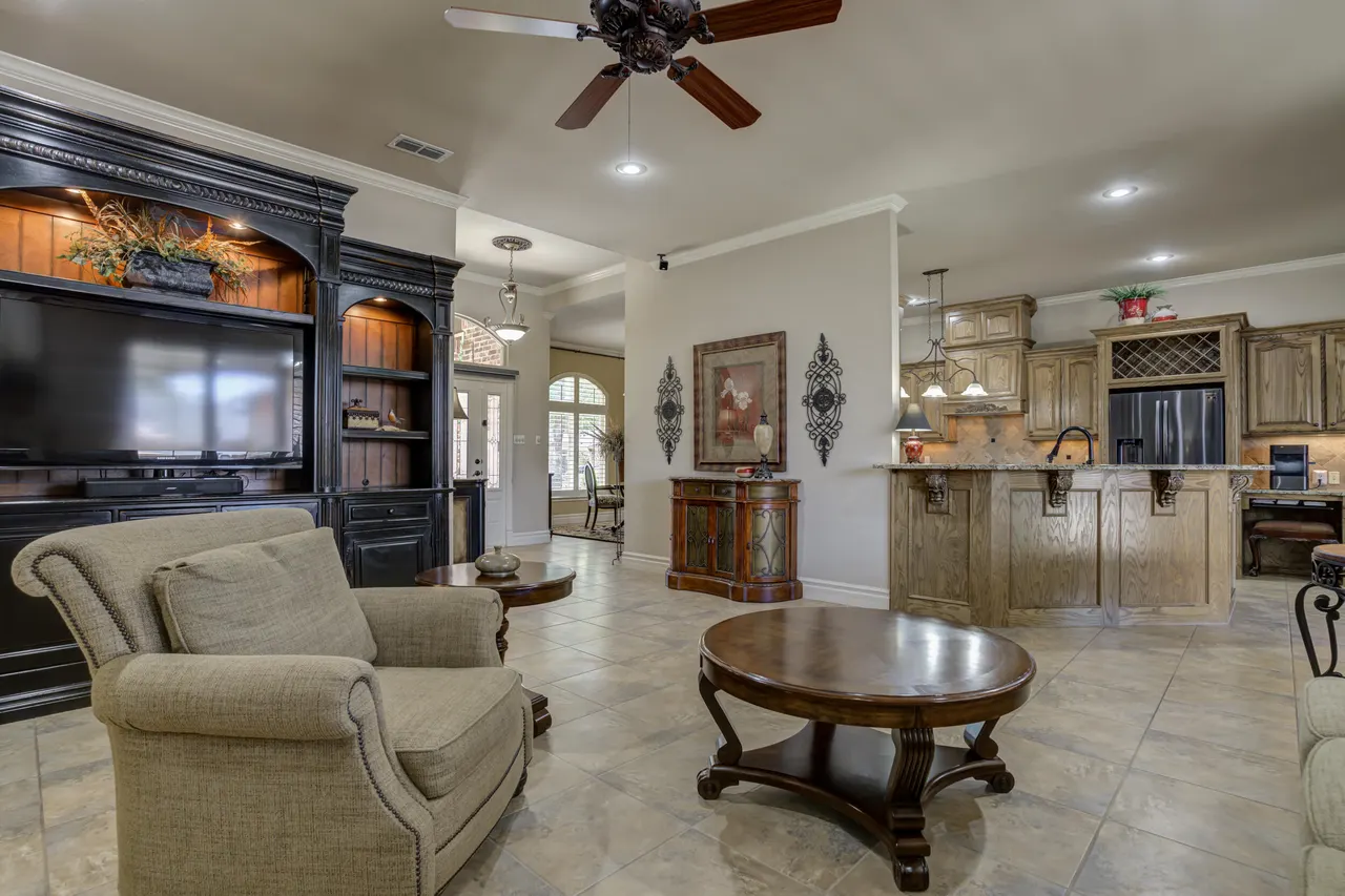 Photo 12 — 6008 89th Street, Lubbock, TX 79424