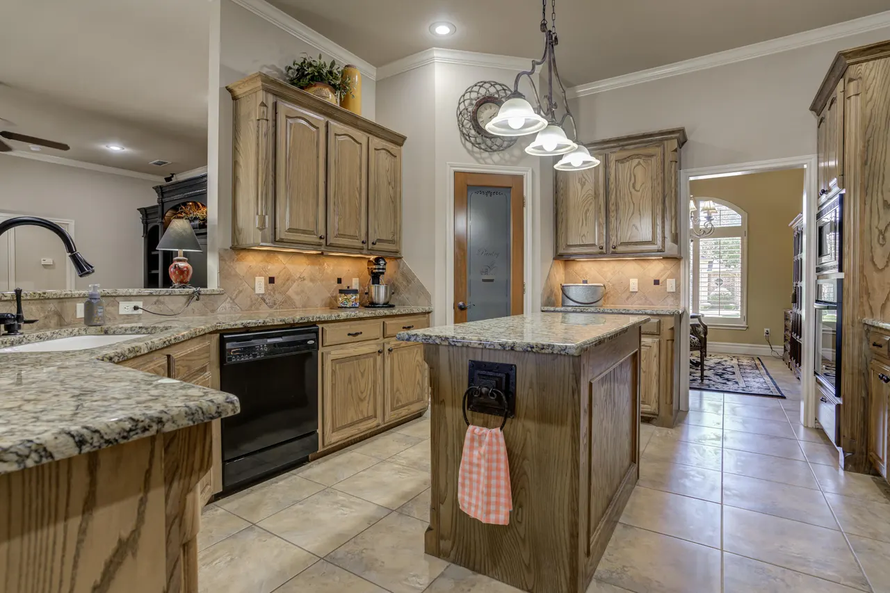 Photo 17 — 6008 89th Street, Lubbock, TX 79424