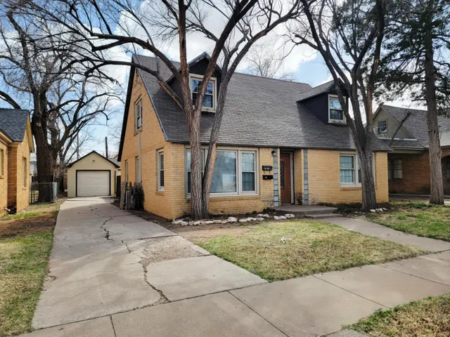 Photo 2 — 2003 16th Street, Lubbock, TX 79401