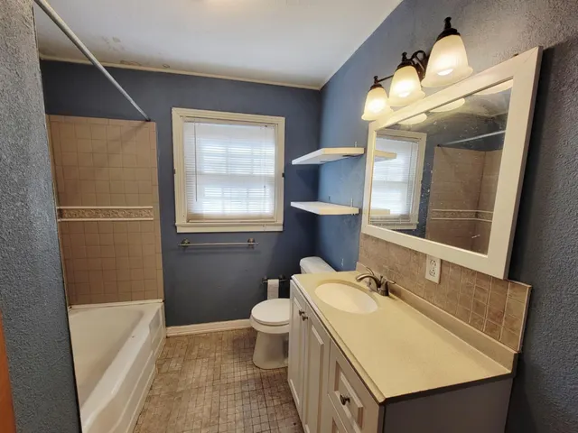 Photo 7 — 2003 16th Street, Lubbock, TX 79401