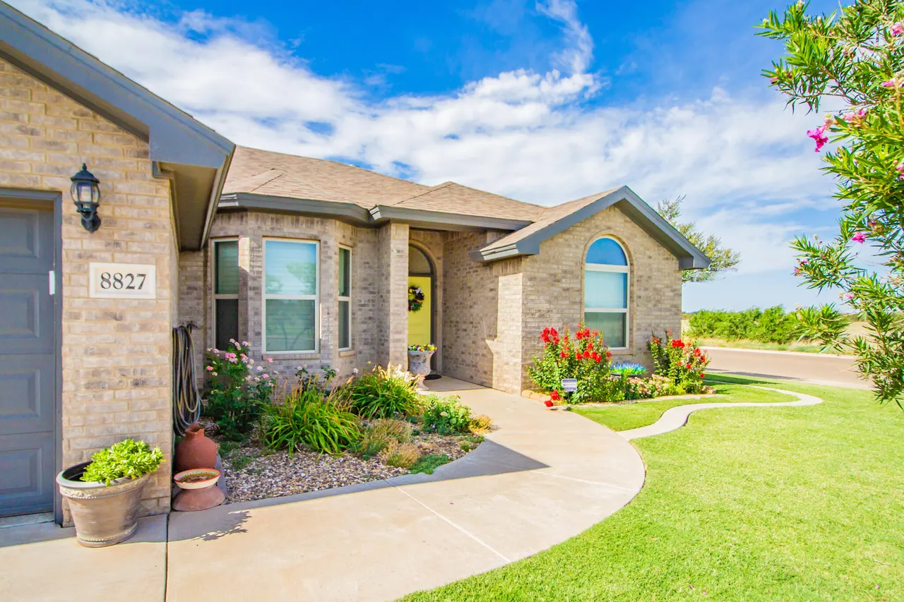 Photo 2 — 8827 13th Street, Lubbock, TX 79416