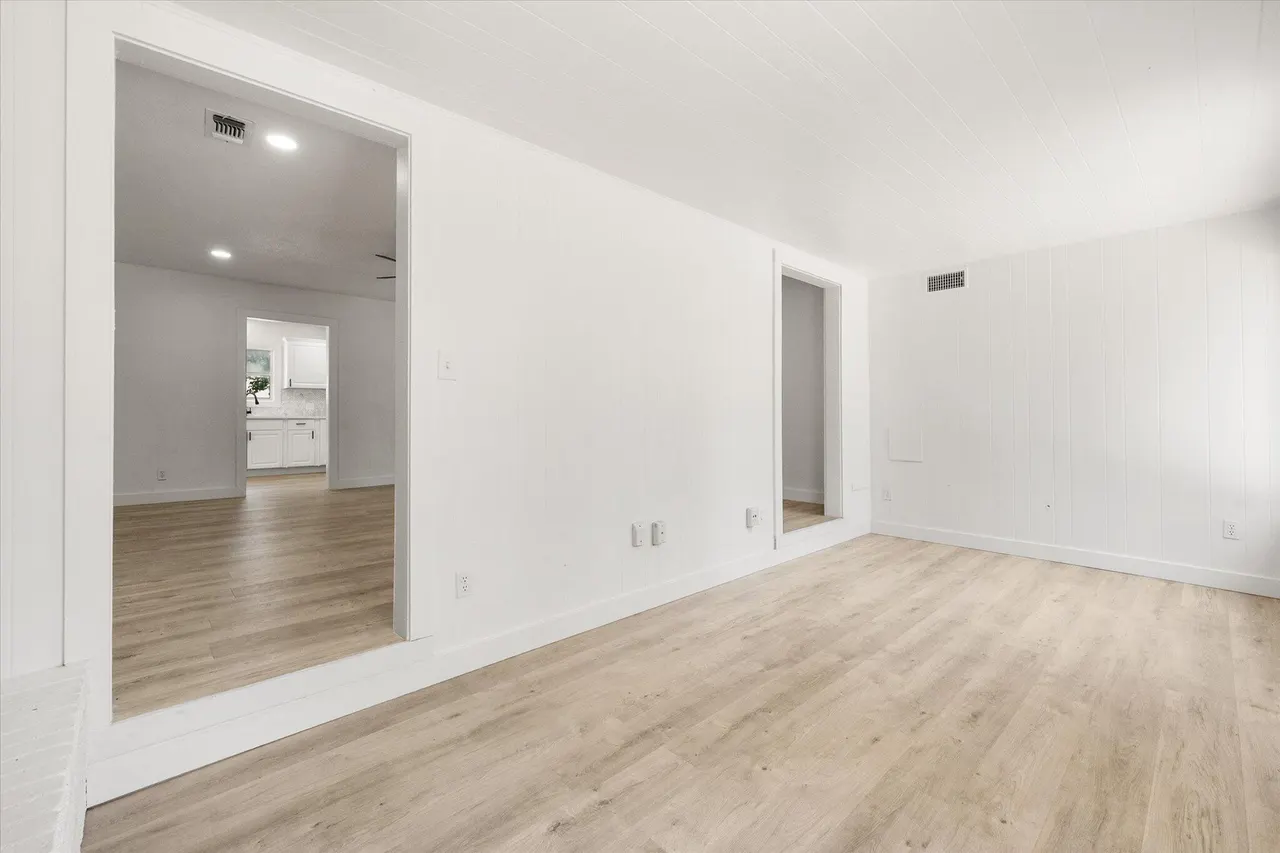 Photo 9 — 2425 32nd Street, Lubbock, TX 79411