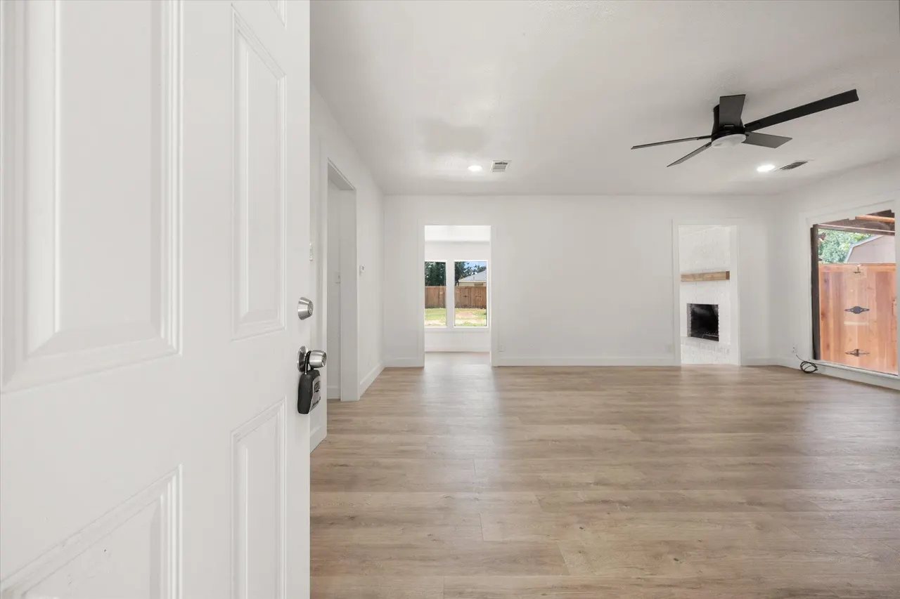 Photo 7 — 2425 32nd Street, Lubbock, TX 79411
