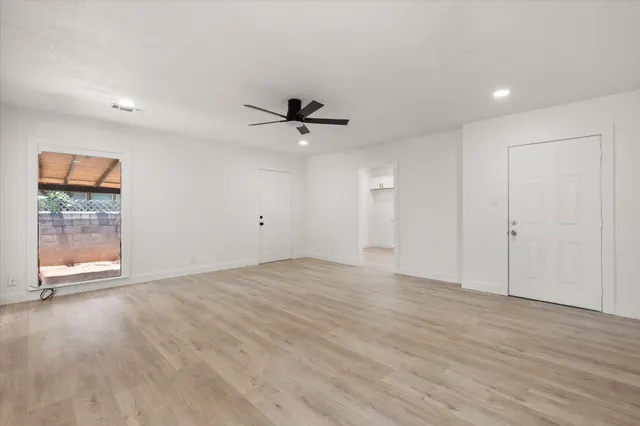 Photo 4 — 2425 32nd Street, Lubbock, TX 79411