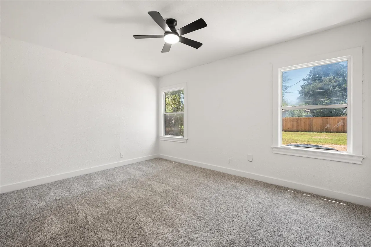 Photo 16 — 2425 32nd Street, Lubbock, TX 79411
