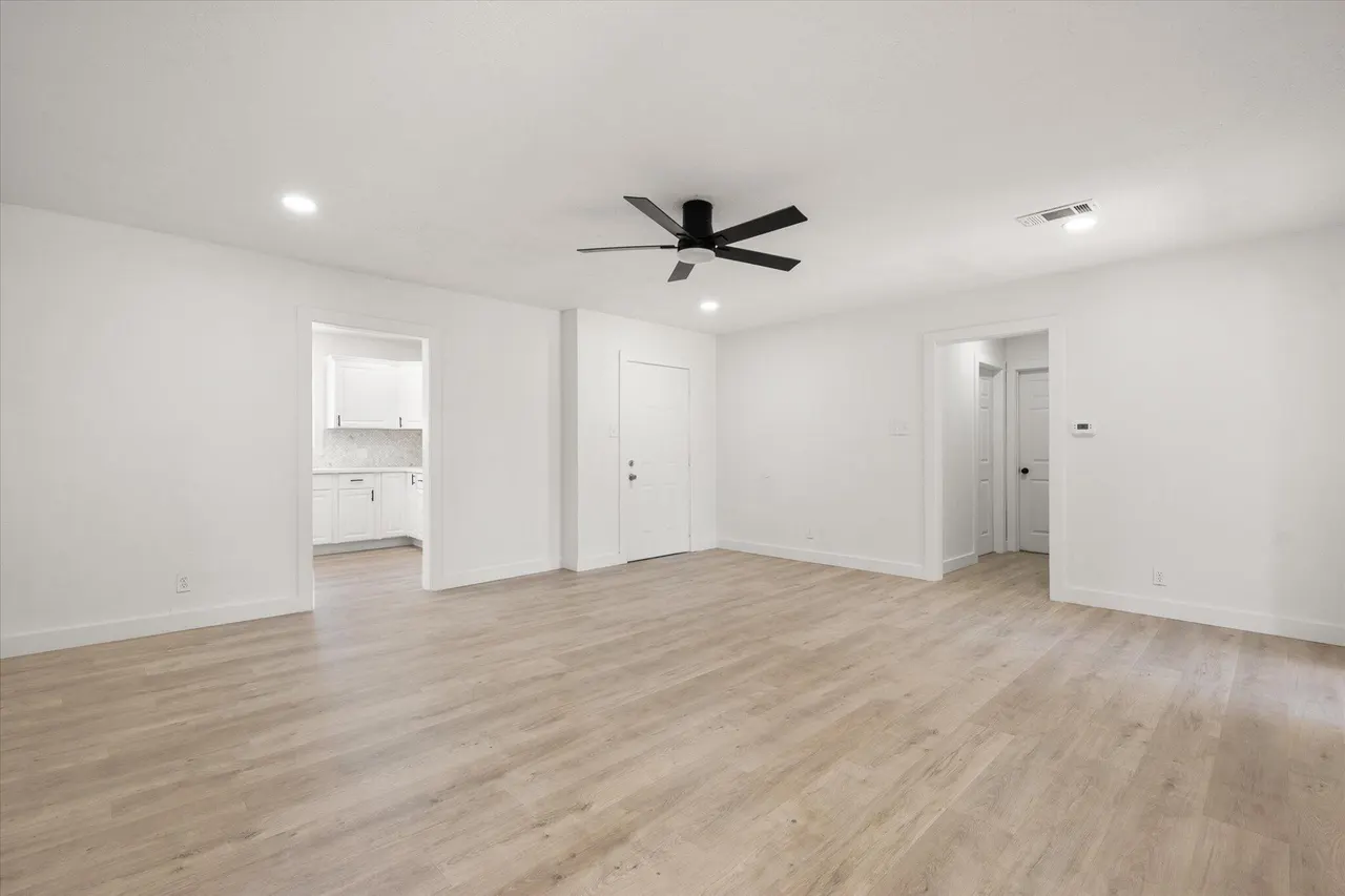Photo 5 — 2425 32nd Street, Lubbock, TX 79411