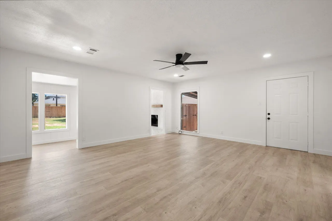 Photo 6 — 2425 32nd Street, Lubbock, TX 79411